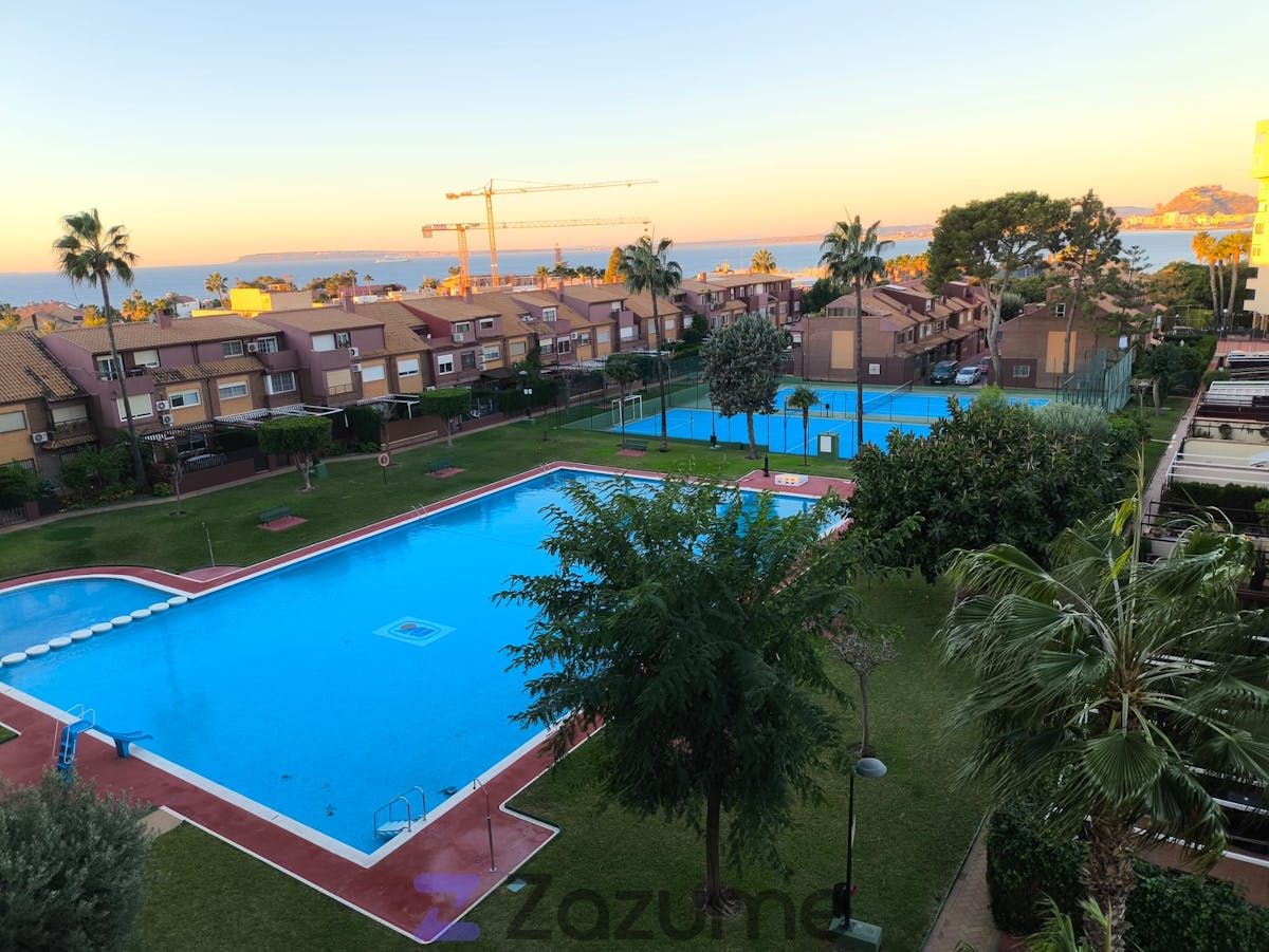 Piscina de Pis de lloguer en Alicante / Alacant amb Aire condicionat, Jardí privat i Piscina