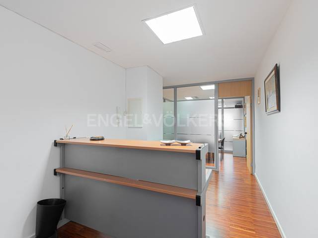 Oficina en Alquiler en Barri de les Corts