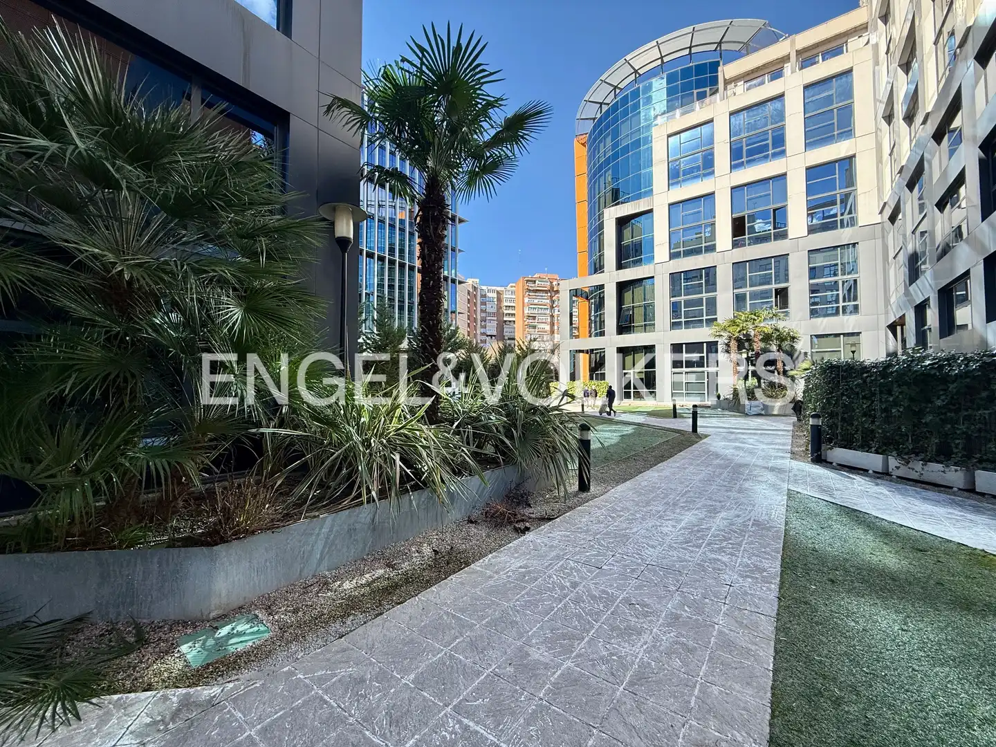 Außenansicht von Maisonette zur Miete in Madrid mit Klimaanlage, Heizung und Privatgarten