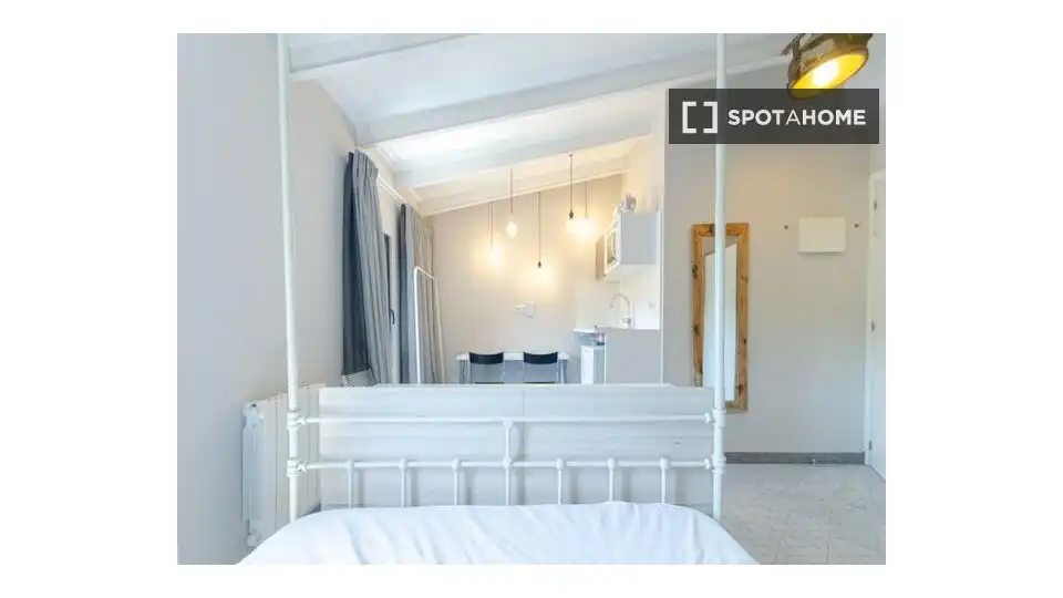 Bedroom of Flat for rent in Barcelona  with Air Conditioner, Heating and Furnished