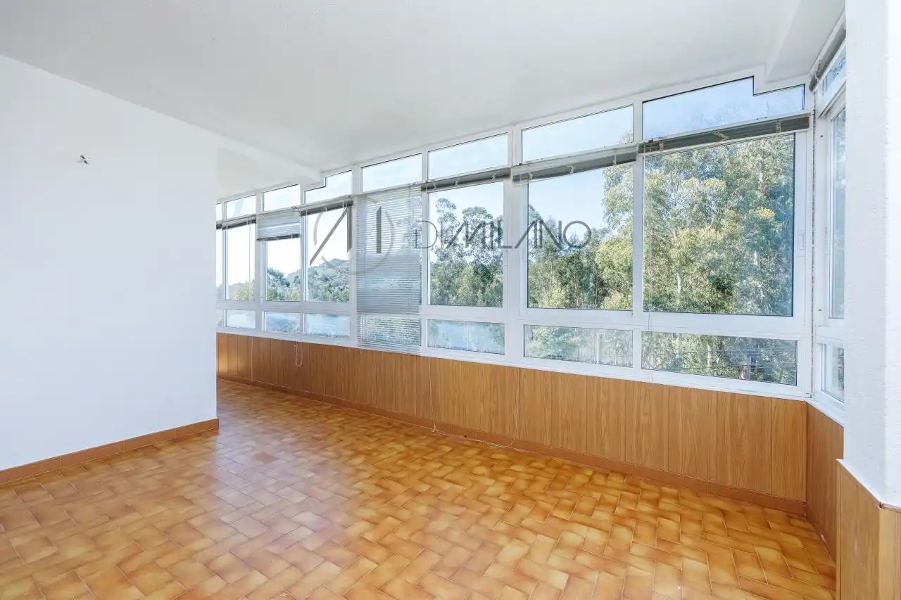 Habitación de Casa o chalet en venta en Vigo  con Calefacción, Jardín privado y Parquet