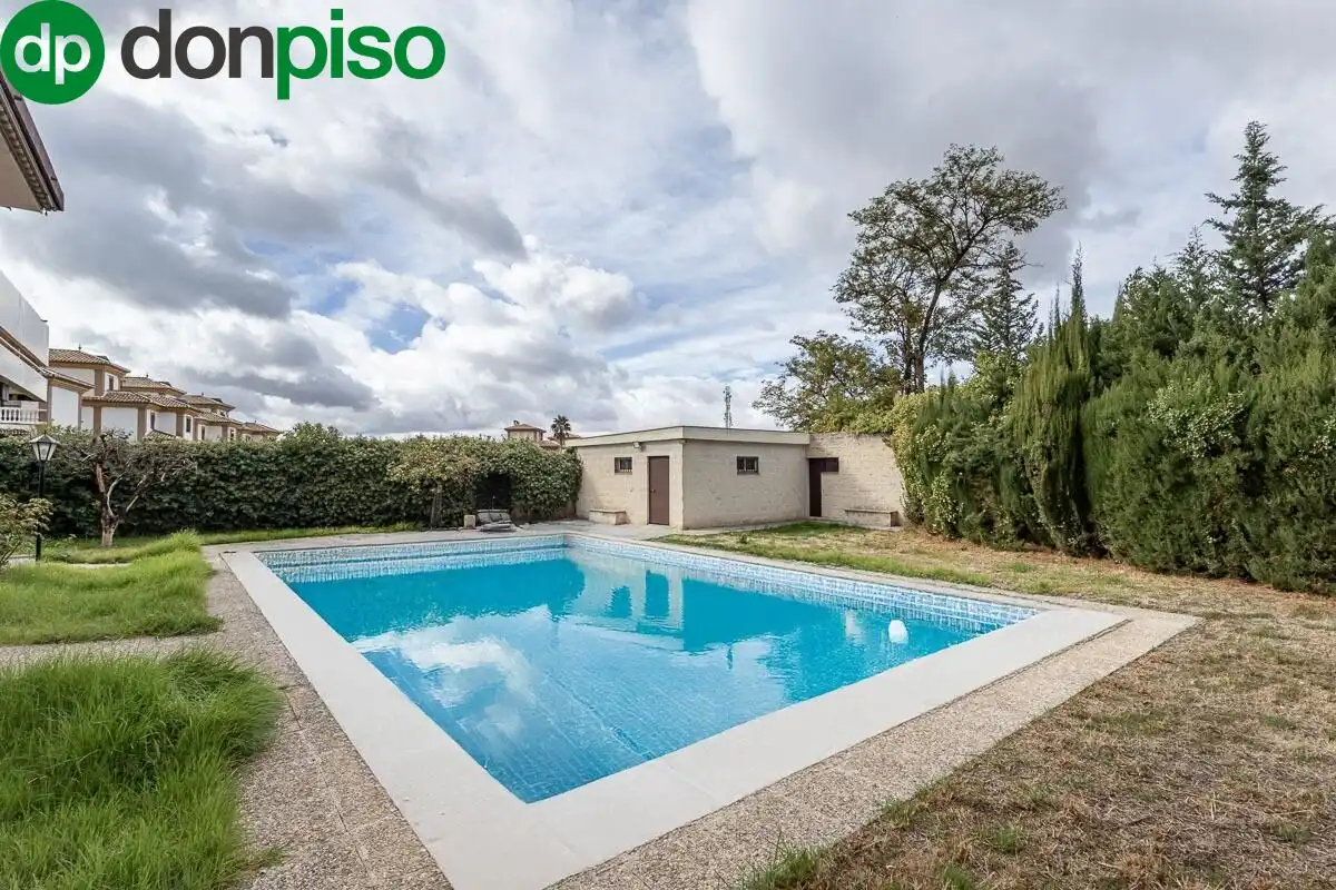 Casa con terrazza in vendita a Avenida HUETOR VEGA, imagen 3