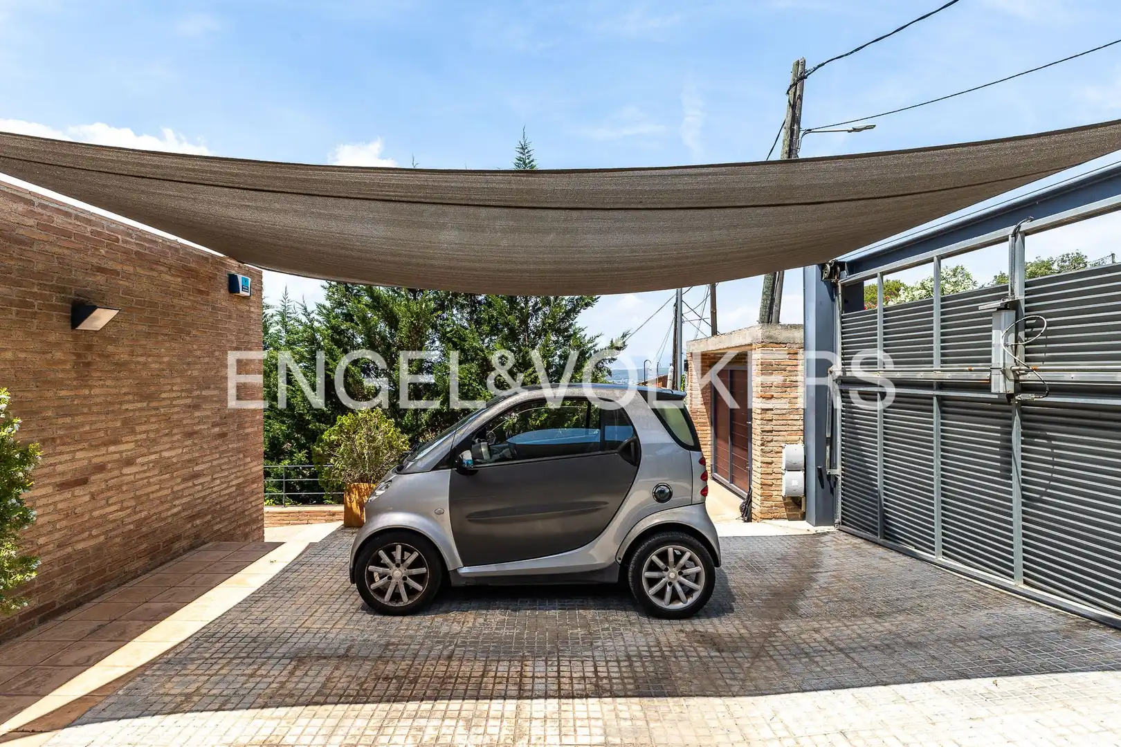 Terrassa de Casa adosada en venda en Sant Cugat del Vallès amb Calefacció, Jardí privat i Parquet