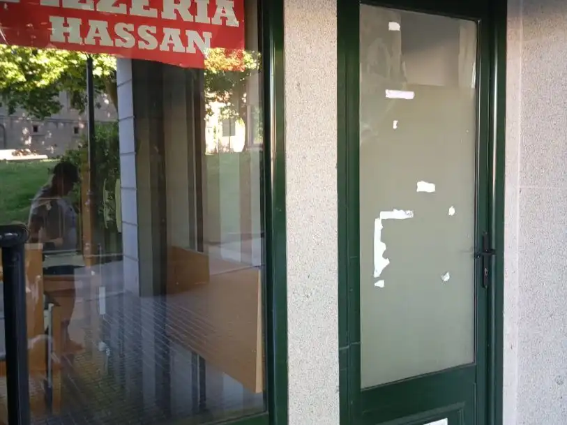 Commercial properties for rent in Cambre   with Furnished
