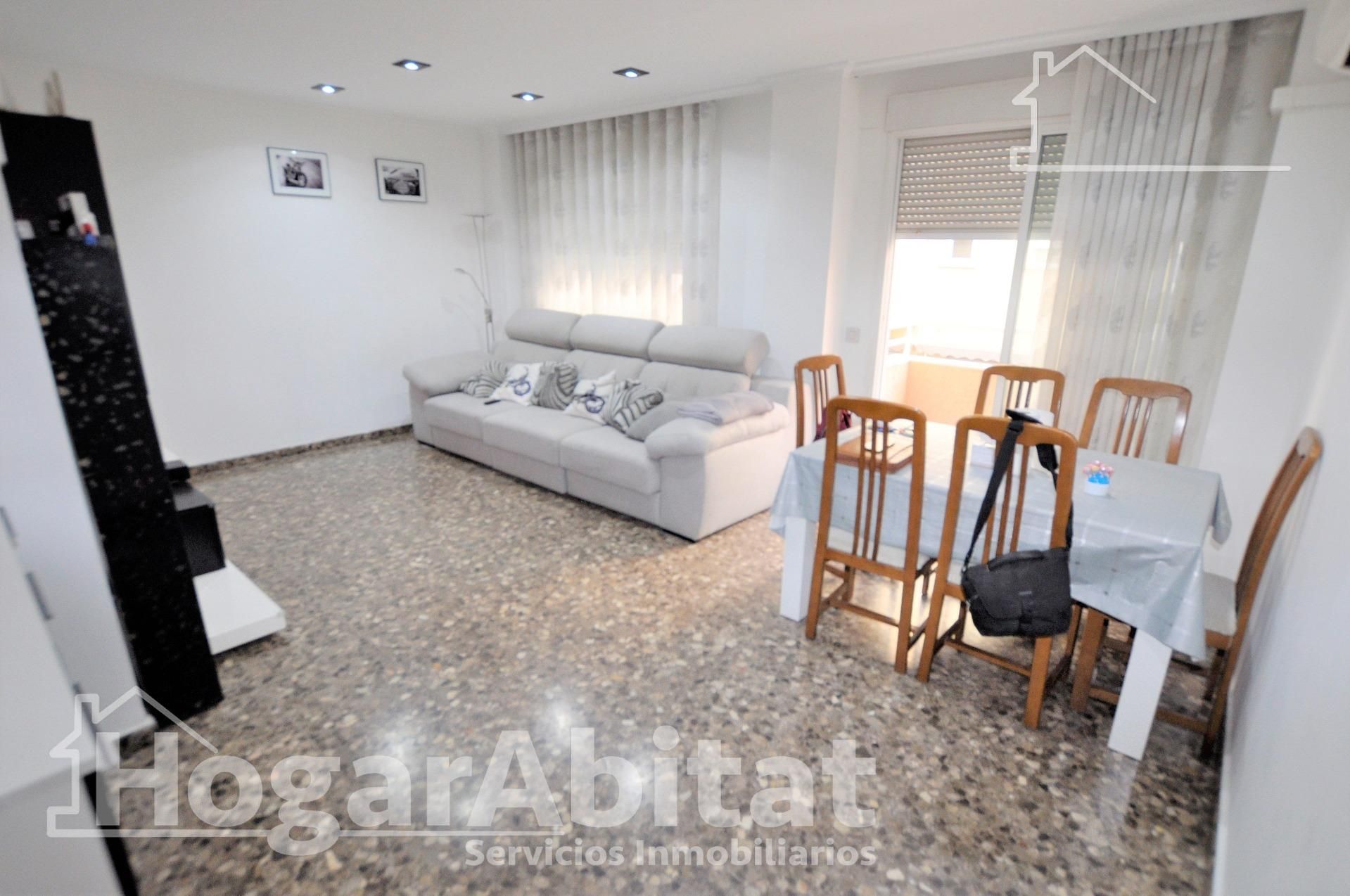 Living room of Flat for sale in Manises  with Air Conditioner, Storage room and Furnished