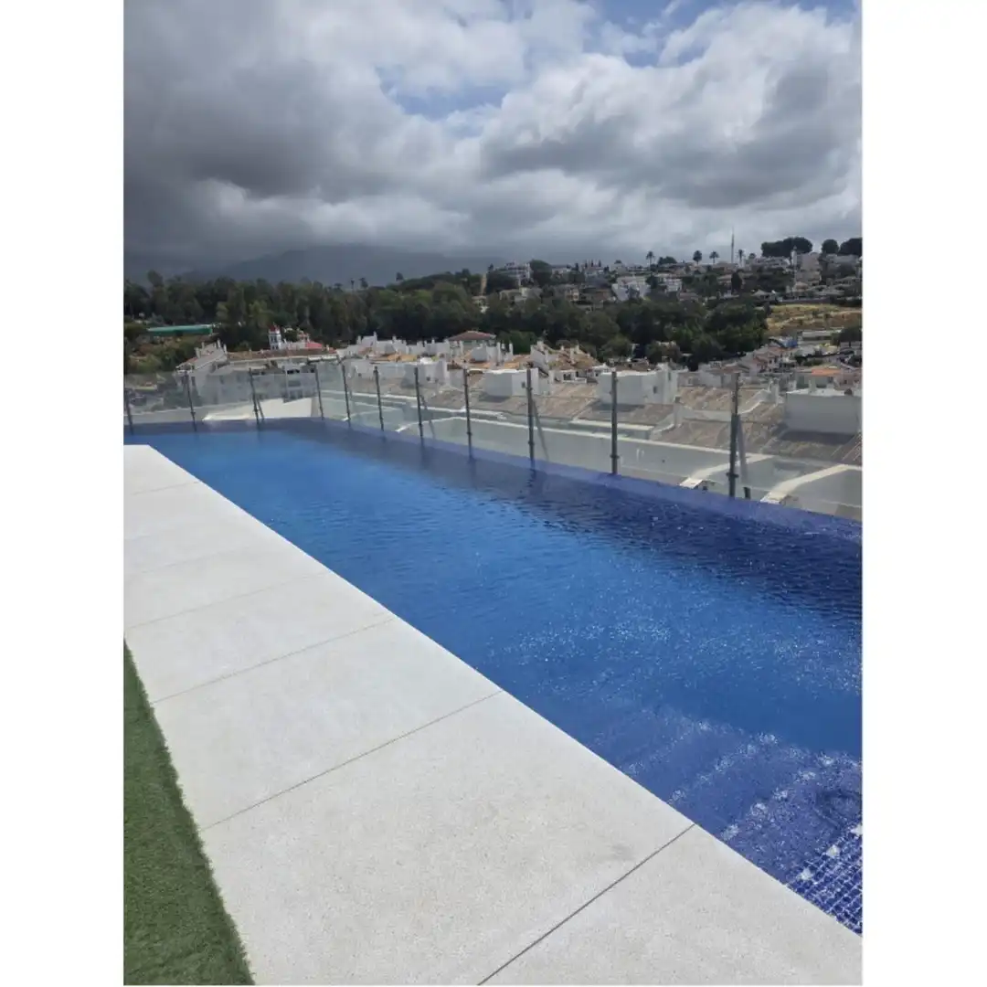 Piscina de Apartament en venda en Marbella amb Aire condicionat i Piscina comunitària