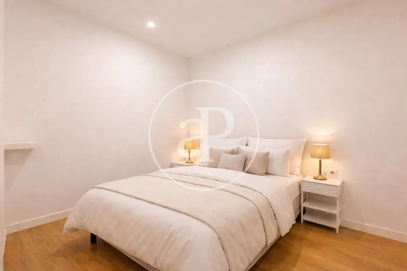 Schlafzimmer von Wohnung zum Verkauf in Barcelona mit Heizung, Möbliert und Balkon