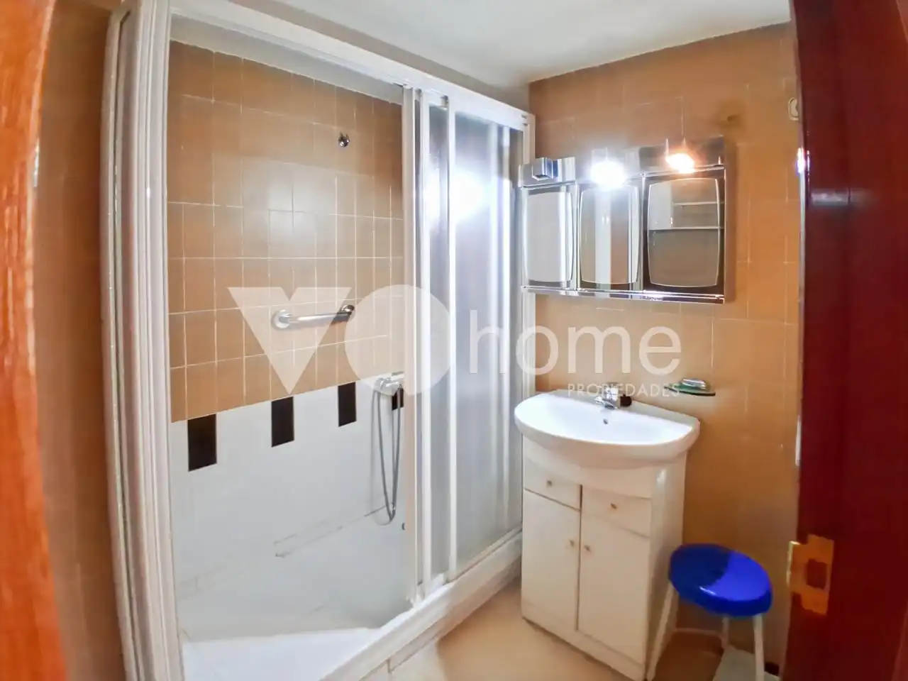 Bathroom of Flat for sale in Madrid  with Air Conditioner, Heating and Terrace