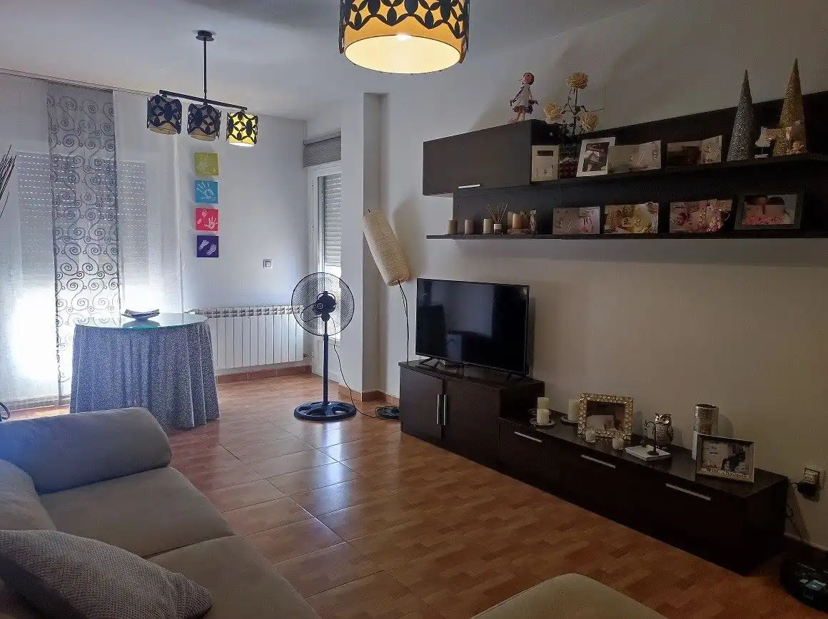 Adossat amb terrassa en venda a Tobarra, imagen 6