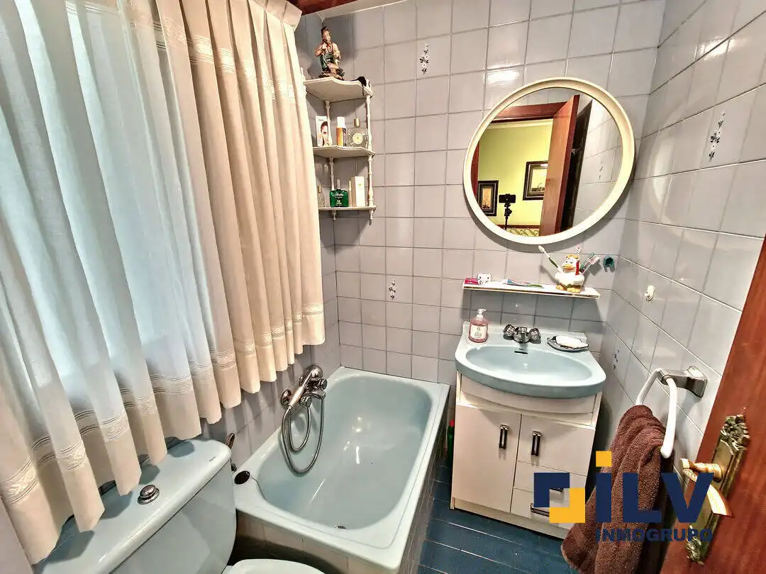 Baño de Piso en venta en Portugalete con Calefacción, Terraza y Amueblado