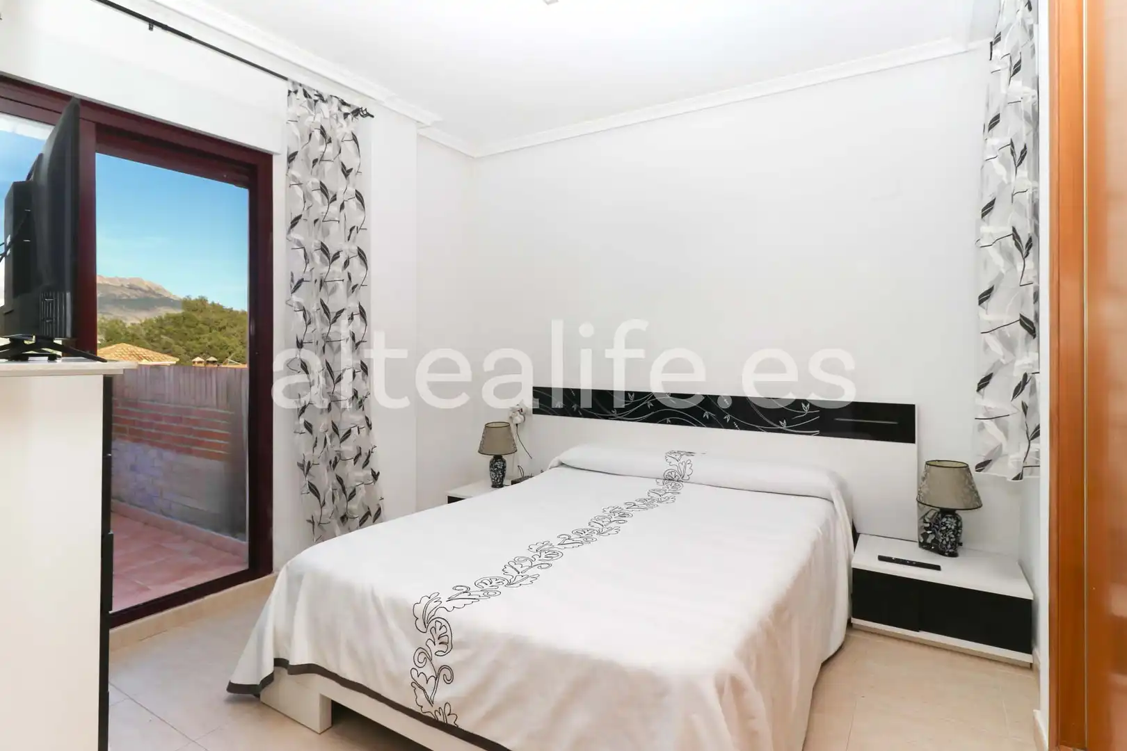 Habitación de Casa adosada en venta en La Nucia con Calefacción, Terraza y Piscina comunitaria