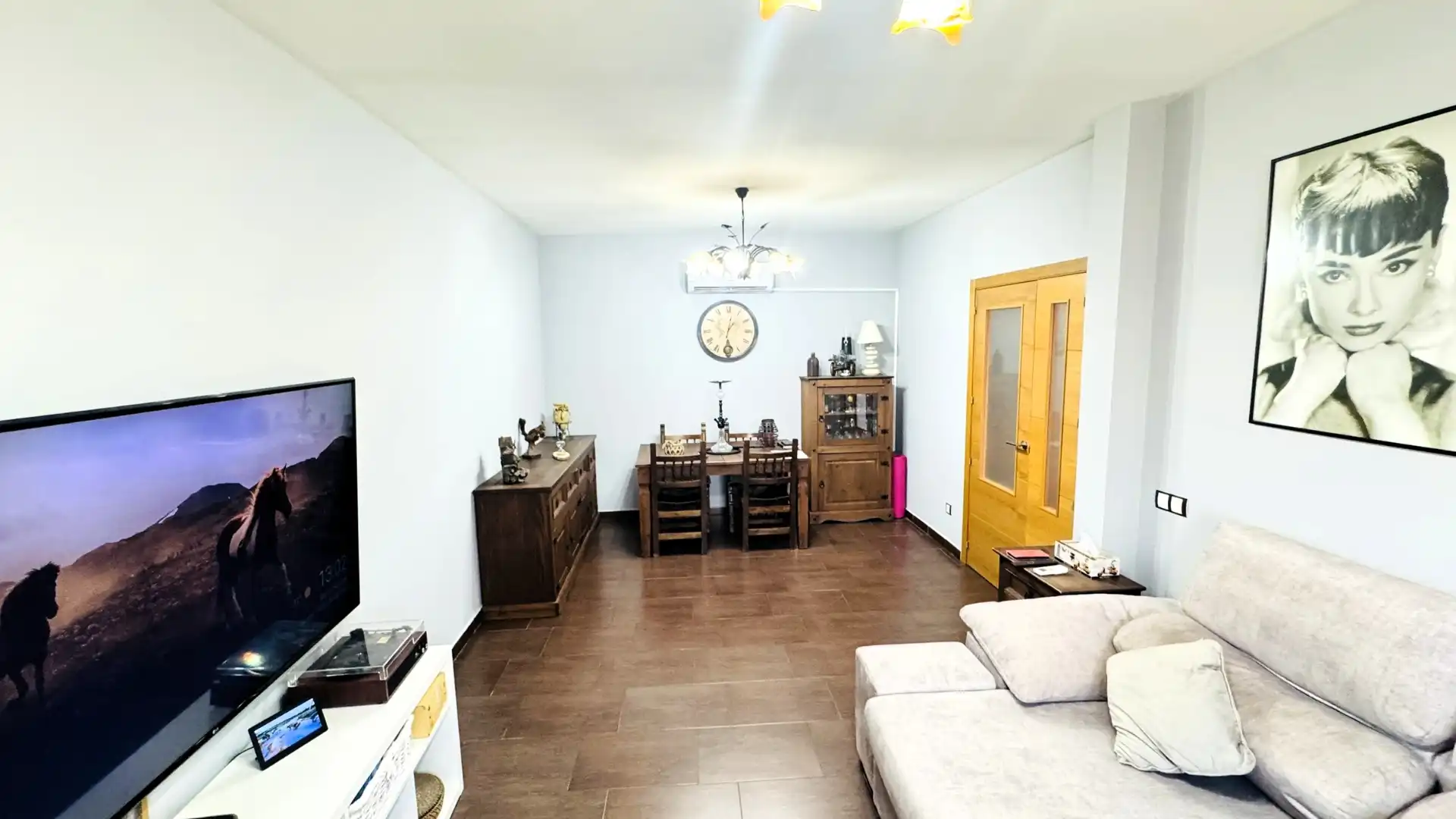 Sala d'estar de Casa o xalet en venda en Cedillo del Condado amb Aire condicionat, Calefacció i Jardí privat