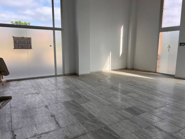Edificio en Alquiler en Antonio Gómez Millan en Gelves
