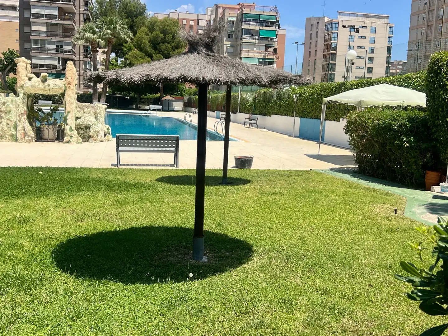 Swimming pool of Flat for sale in Alicante / Alacant  with Air Conditioner, Heating and Terrace