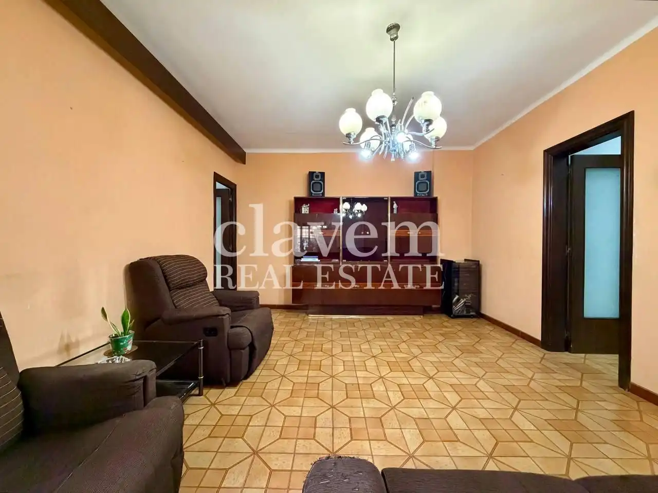 Sala de estar de Planta baja en venta en Nou Barris