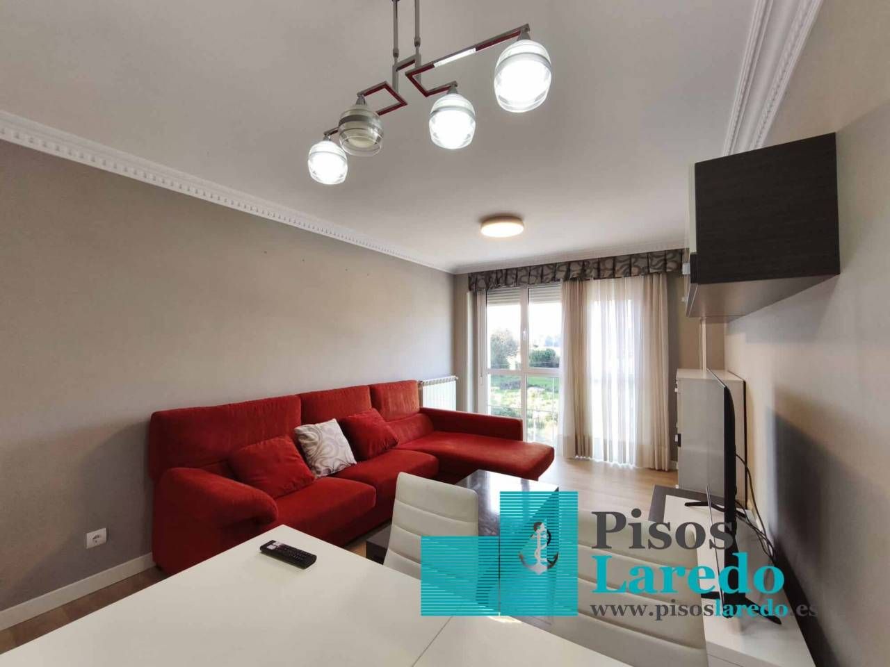 Sala d'estar de Pis en venda en Colindres amb Calefacció i Moblat