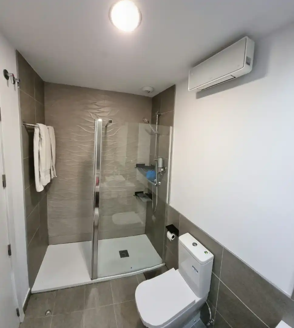 Badezimmer von Wohnung zur Miete in Entrenúcleos