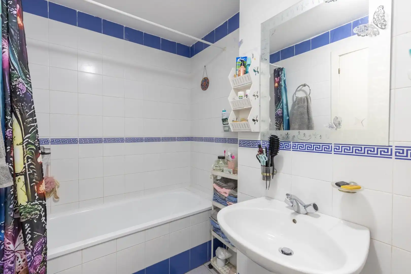 Baño de Piso en venta en Granada con Calefacción, Terraza y Amueblado