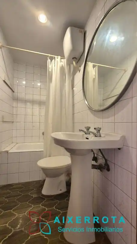 Baño de Piso en venta en Getxo  con Calefacción, Terraza y Trastero