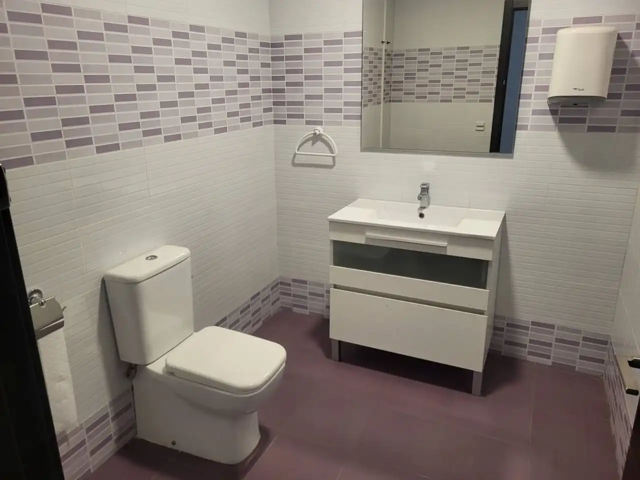 Badezimmer von Fabrikhallen zur Miete in Sedaví