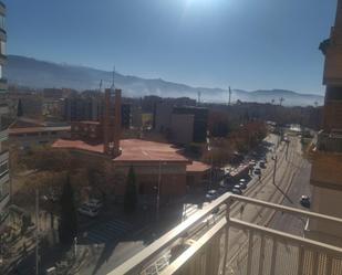 Vista exterior de Pis de lloguer en  Granada Capital amb Terrassa i Balcó