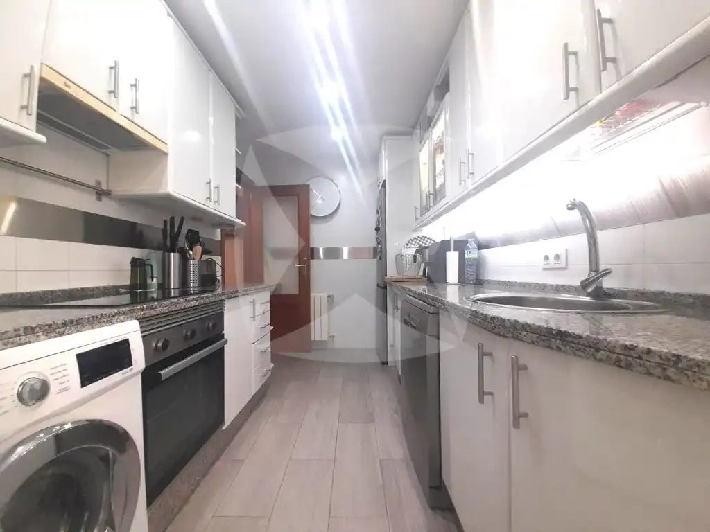 Küche von Wohnung zum Verkauf in Badajoz mit Klimaanlage