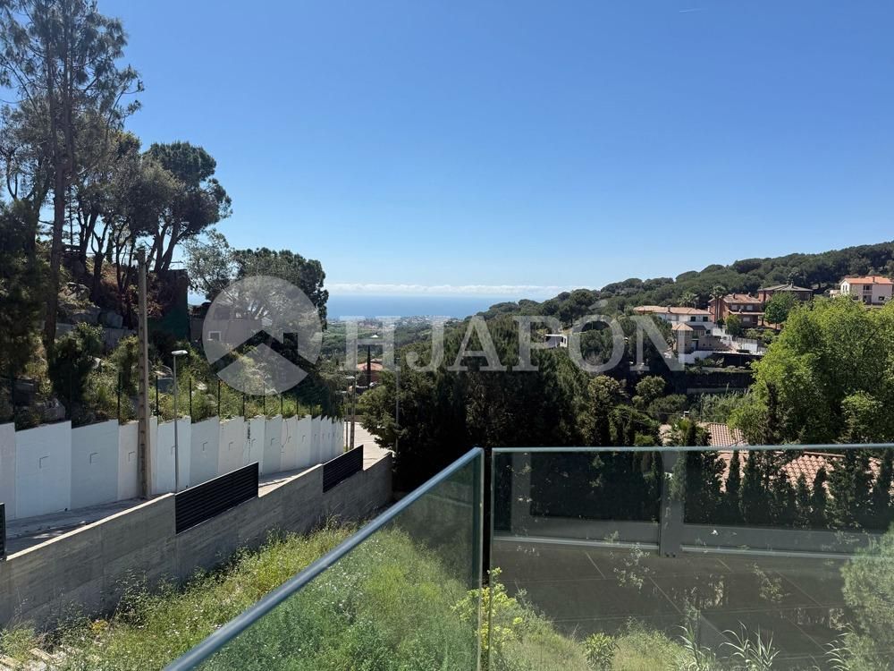 Exterior view of House or chalet for sale in Alella  with Heating, Private garden and Terrace