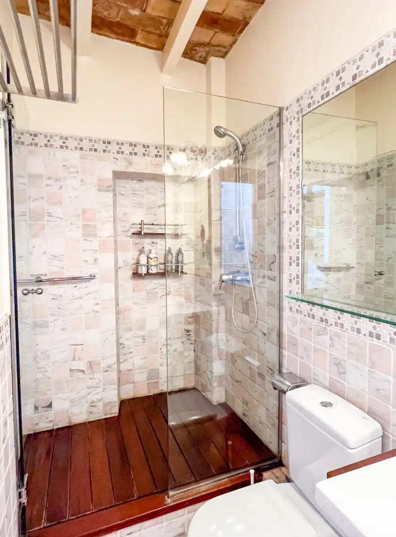 Bathroom of Flat for sale in Sitges  with Air Conditioner, Heating and Terrace