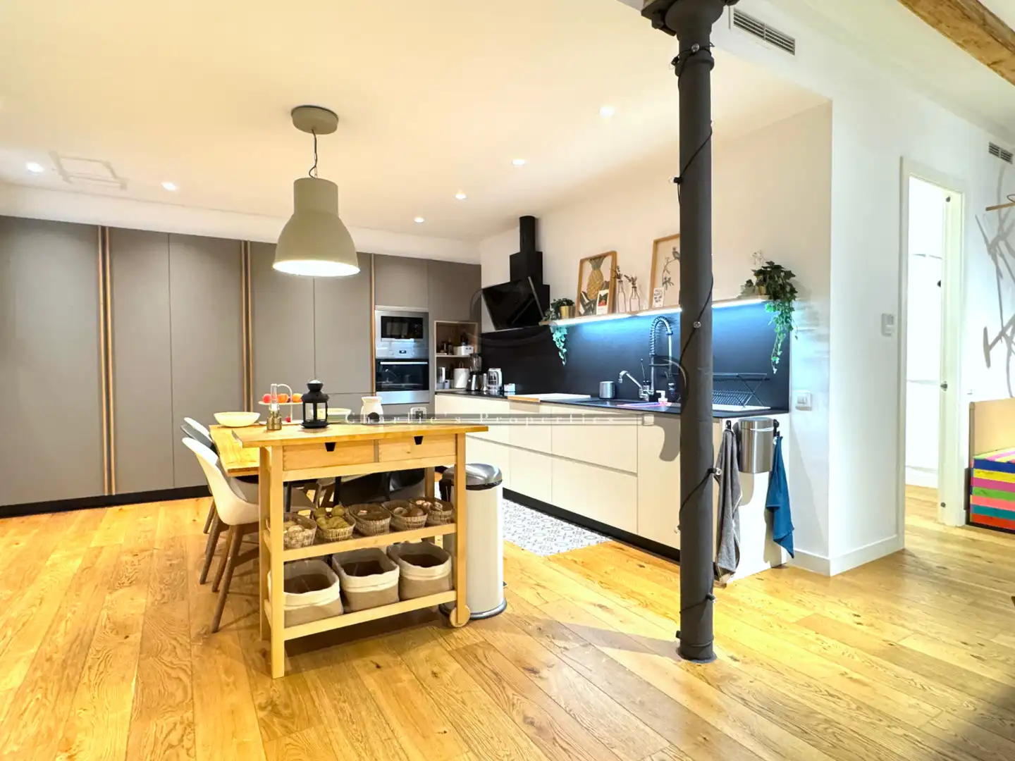 Cuina de Apartament en venda en Barcelona amb Aire condicionat, Calefacció i Parquet