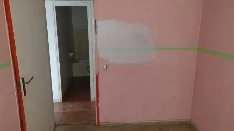 Bedroom of Flat for sale in Girona