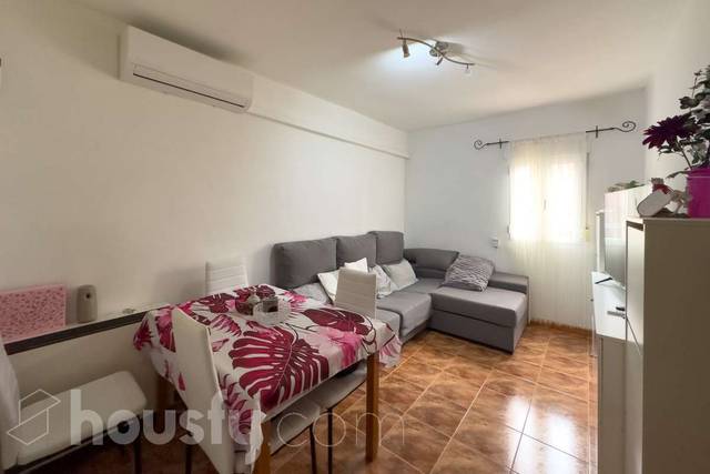 Piso en Venta en Calle de Gómez de Avellaneda, . en Pueblo Nuevo