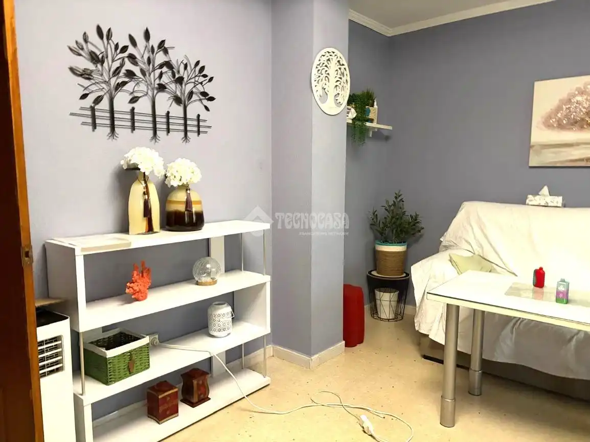 Flat for sale in Sevilla  with Air Conditioner