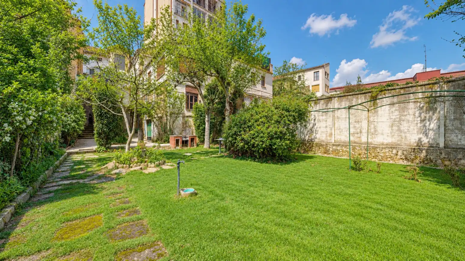 Jardí de Casa o xalet en venda en Tafalla amb Calefacció, Jardí privat i Parquet