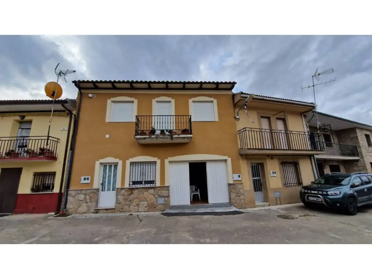 Exterior view of Houses for sale in La Alberguería de Argañán   with Terrace