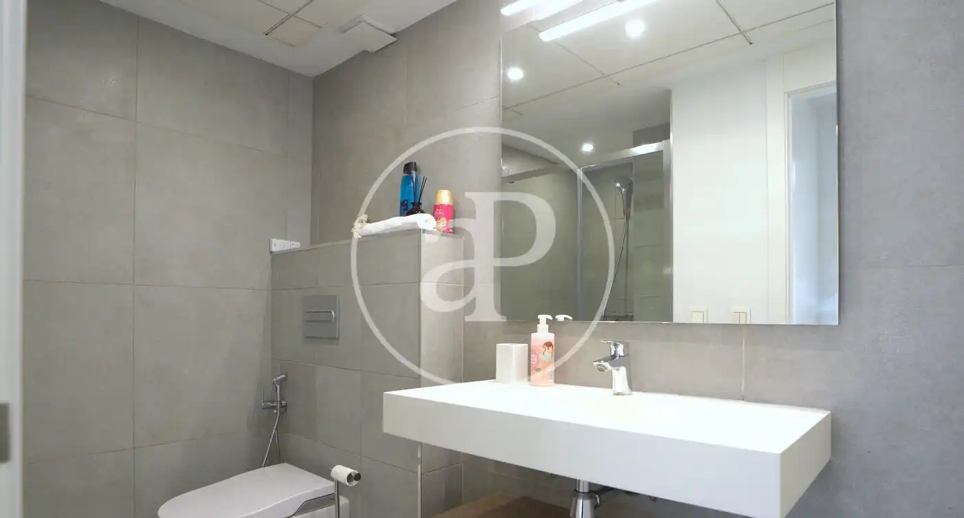 Badezimmer von Einfamilien-Reihenhaus zum Verkauf in Villajoyosa / La Vila Joiosa mit Klimaanlage, Heizung und Privatgarten