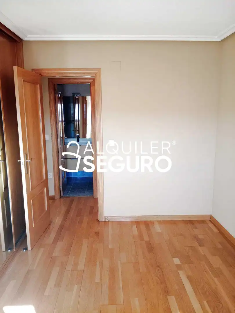 Bedroom of Flat for rent in Valladolid  with Heating, Swimming Pool and Furnished