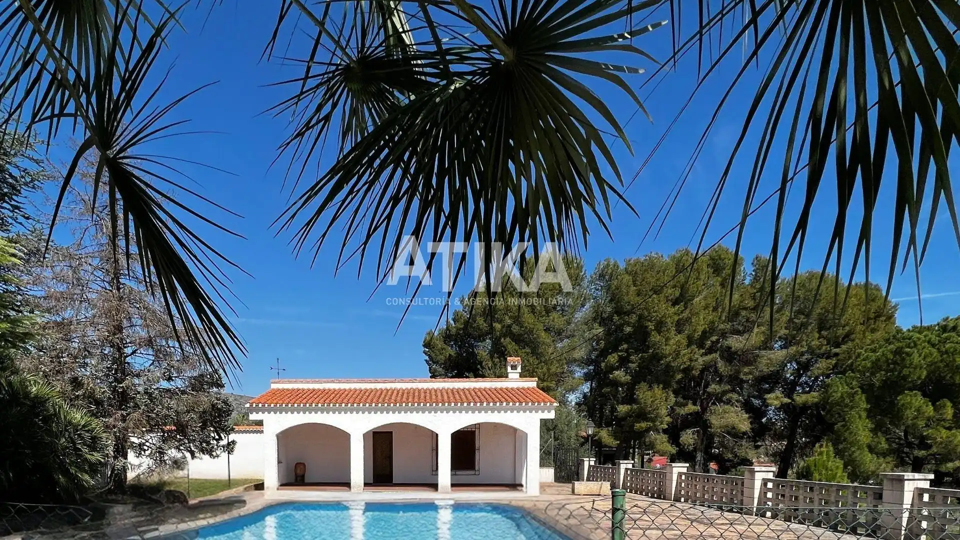 Vista exterior de Casa o xalet en venda en Ontinyent amb Calefacció, Jardí privat i Traster