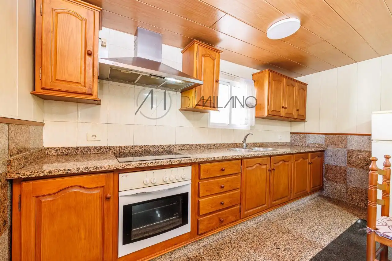 Cocina de Casa o chalet en venta en Vigo  con Calefacción, Jardín privado y Parquet