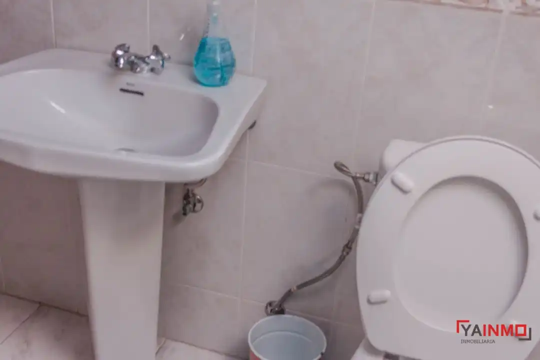 Bany de Casa adosada en venda en Vitoria - Gasteiz amb Calefacció i Jardí privat