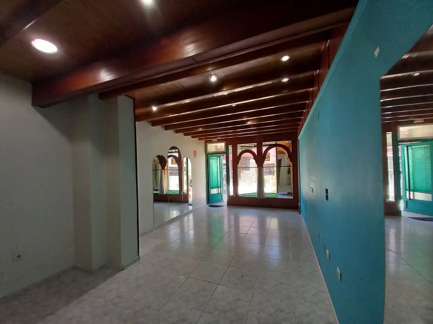 Commercial properties for rent in Ribeira