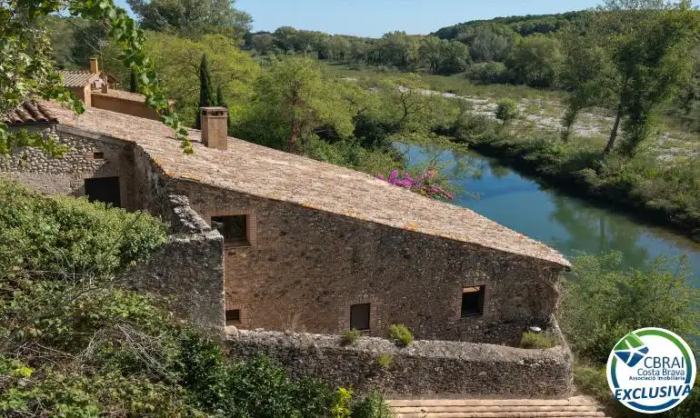 Vista exterior de Casa o xalet en venda en Sant Miquel de Fluvià amb Aire condicionat, Calefacció i Terrassa