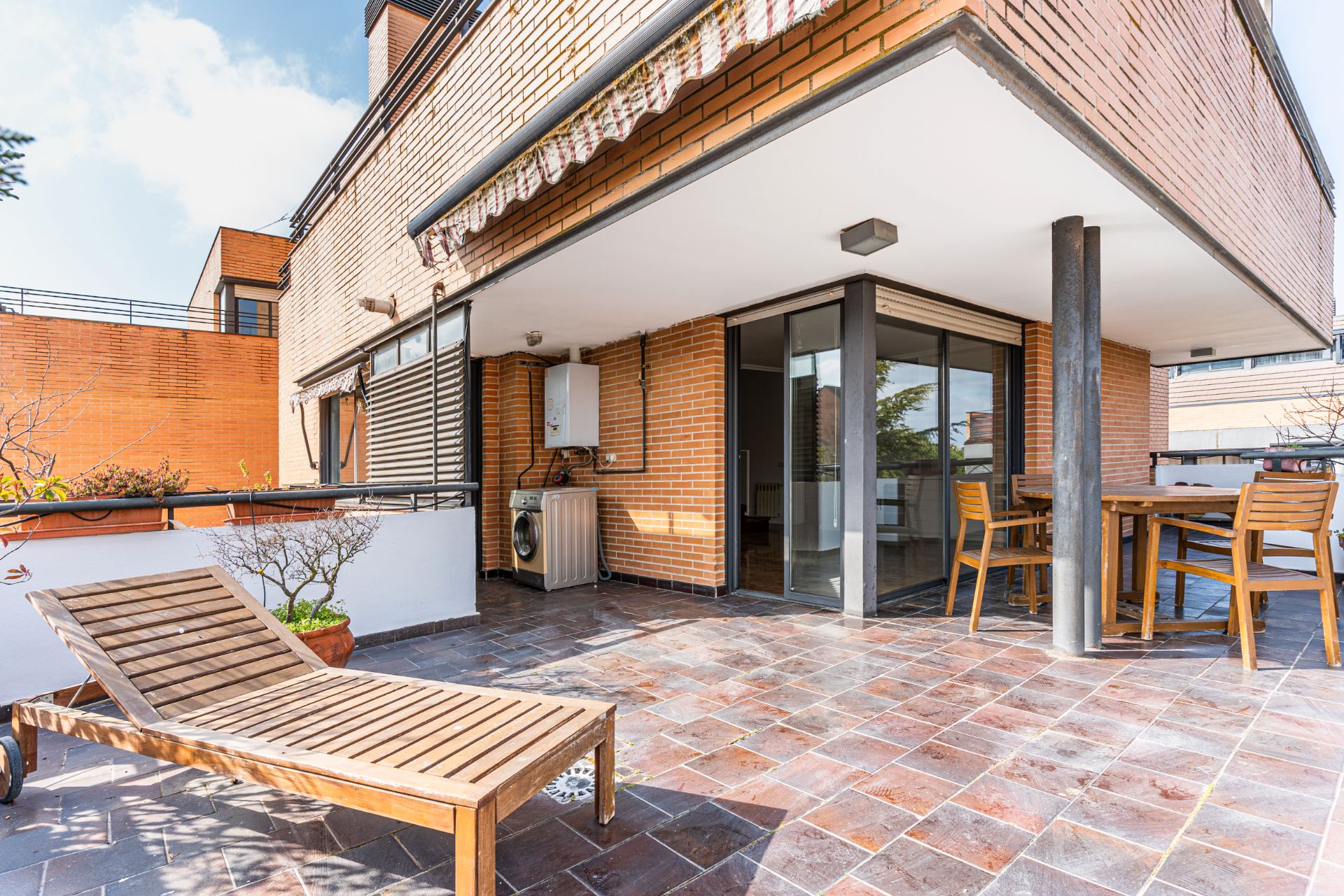 Terraza de Dúplex en venta en Majadahonda con Aire acondicionado, Calefacción y Jardín privado