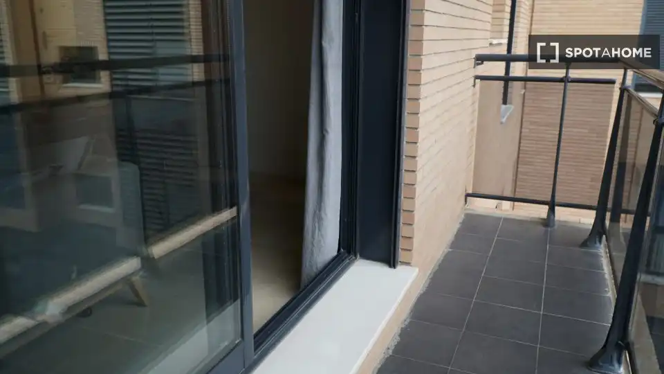 Habitación en Penya - Roja - Avda. Francia