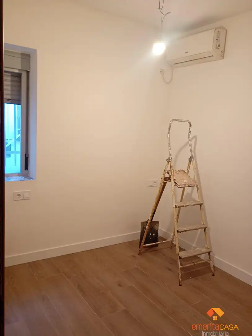 Dormitori de Apartament en venda en Cáceres amb Aire condicionat, Terrassa i Traster