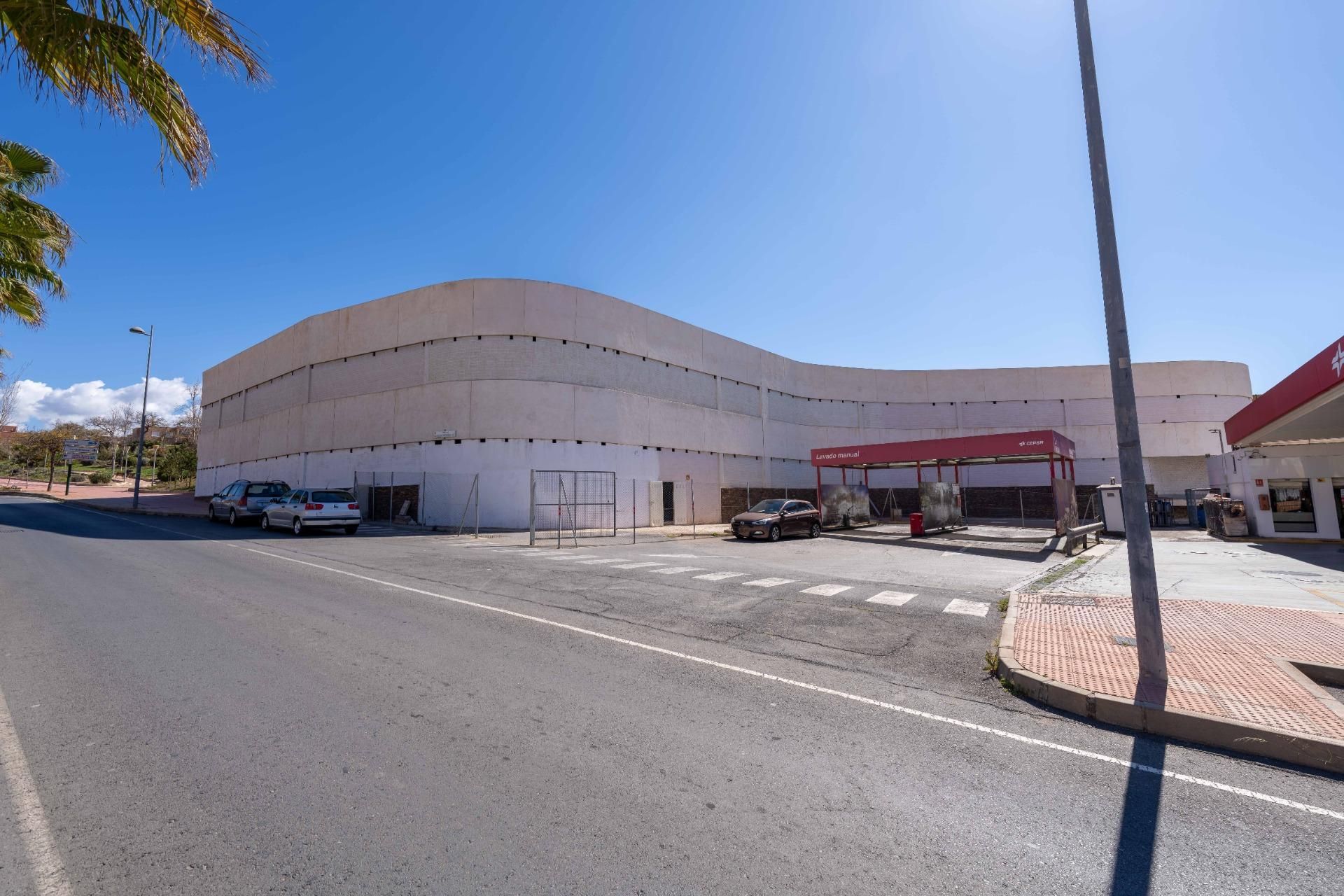 Vista exterior de Edifici en venda en  Almería Capital