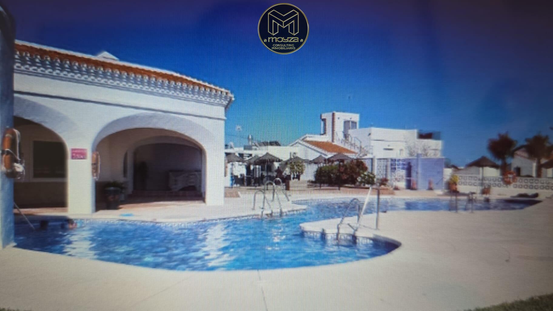 Vista exterior de Apartament de lloguer en Nerja amb Terrassa i Piscina comunitària