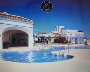 Vista exterior de Apartament de lloguer en Nerja amb Terrassa i Piscina comunitària