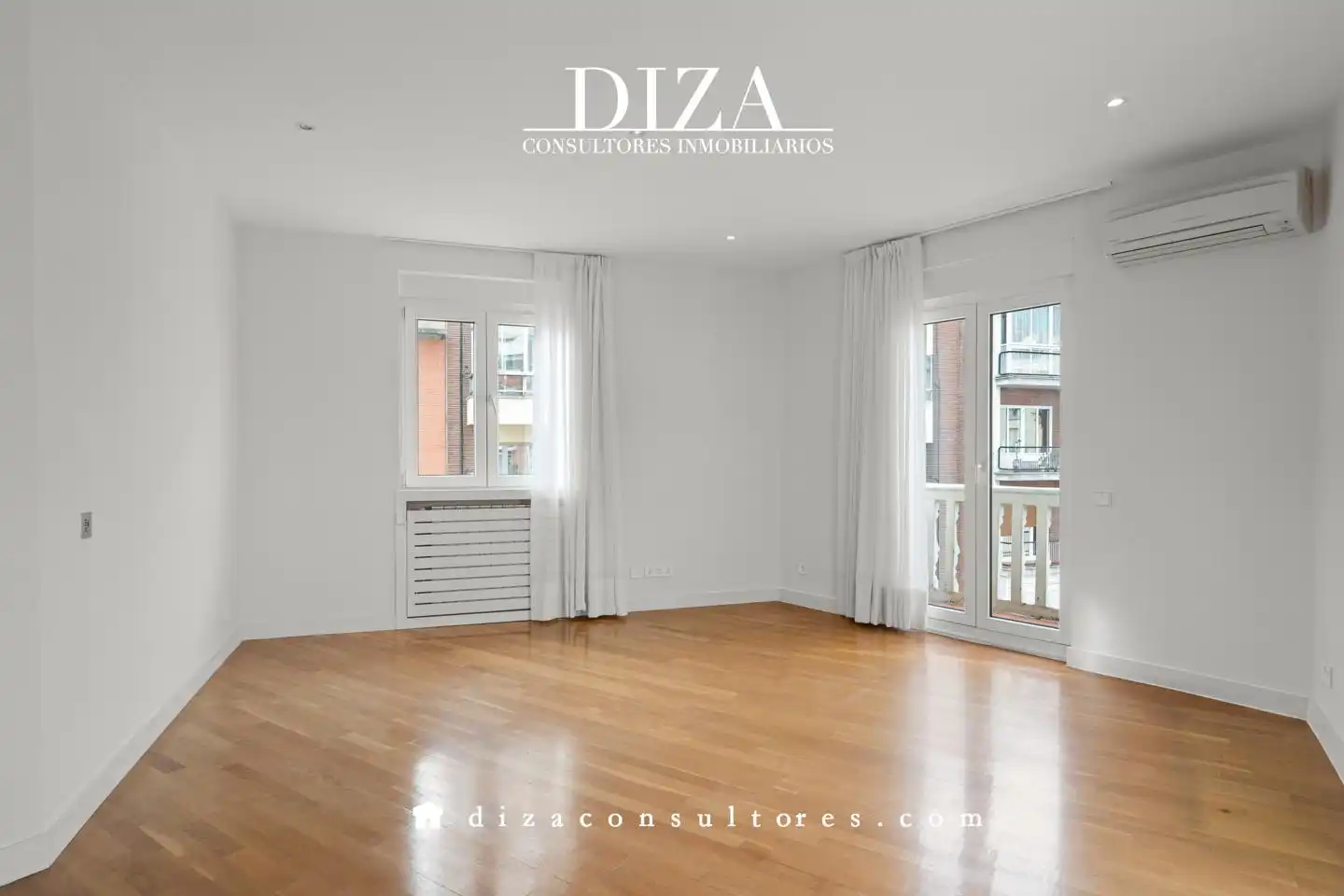 Schlafzimmer von Wohnung zur Miete in Madrid mit Klimaanlage, Heizung und Balkon