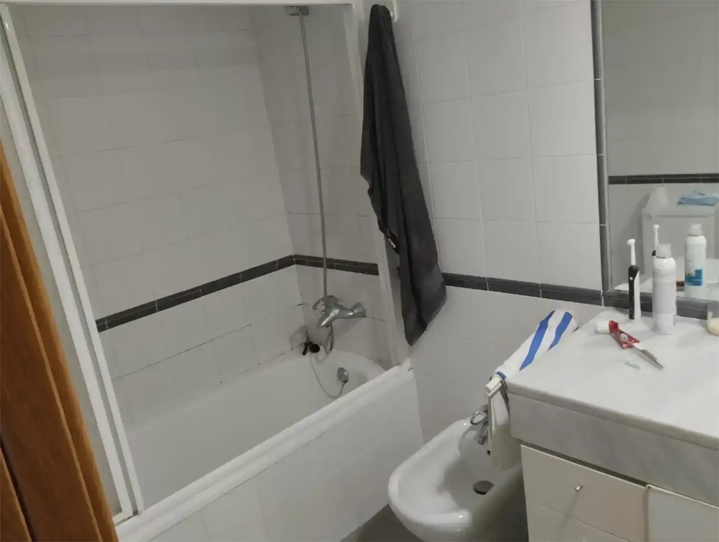 Badezimmer von Wohnung zur untervermieten in Sabadell mit Klimaanlage, Parkett und Möbliert