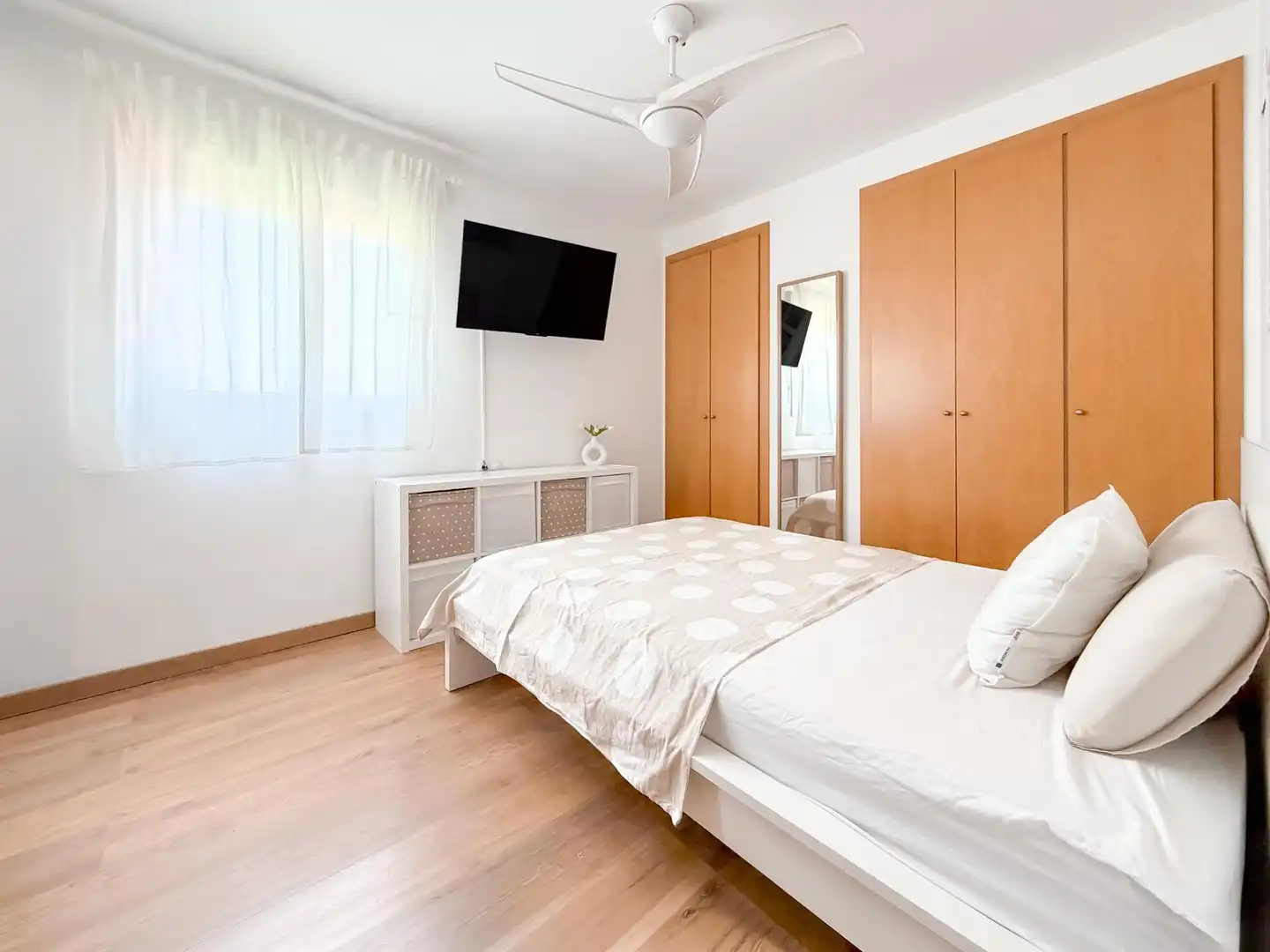 Schlafzimmer von Dachboden zum Verkauf in Museros mit Klimaanlage, Terrasse und Abstellraum
